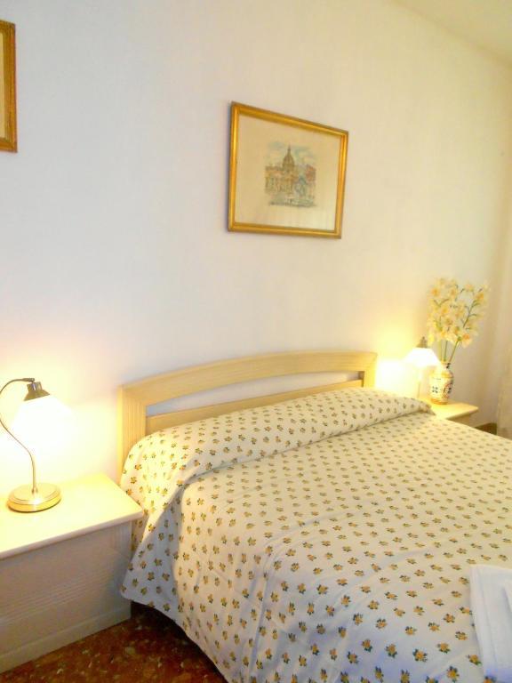 A Casa Chiecchi B&B ローマ エクステリア 写真